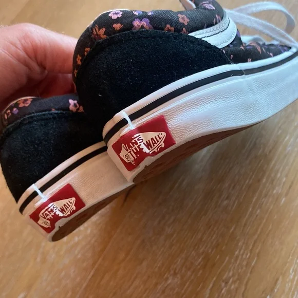 VANS black/floral suede/canvas Men 4/Women 5.5 - Picture 12 of 12